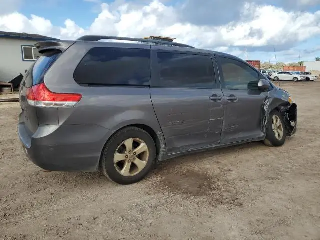 2011 TOYOTA SIENNA LE  