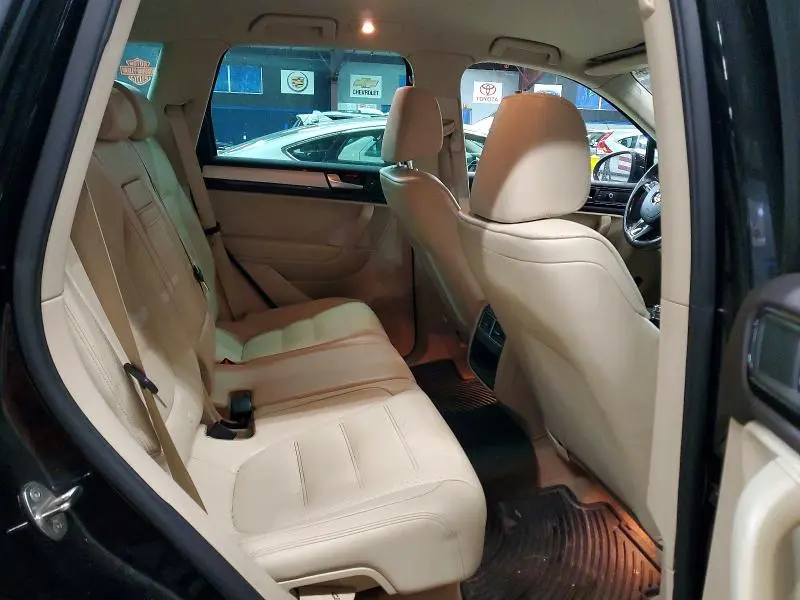 2013 VOLKSWAGEN TOUAREG V6  