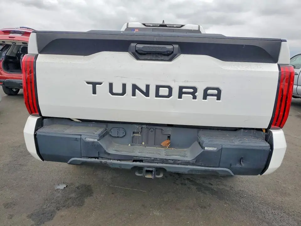 2023 TOYOTA TUNDRA SR  