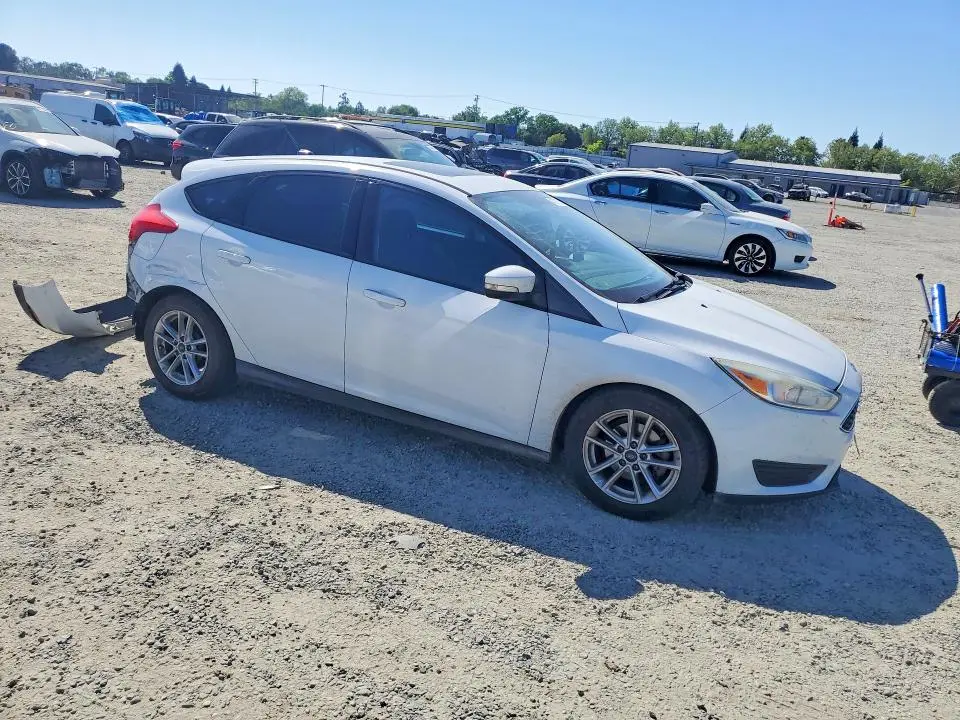 2016 FORD FOCUS SE  