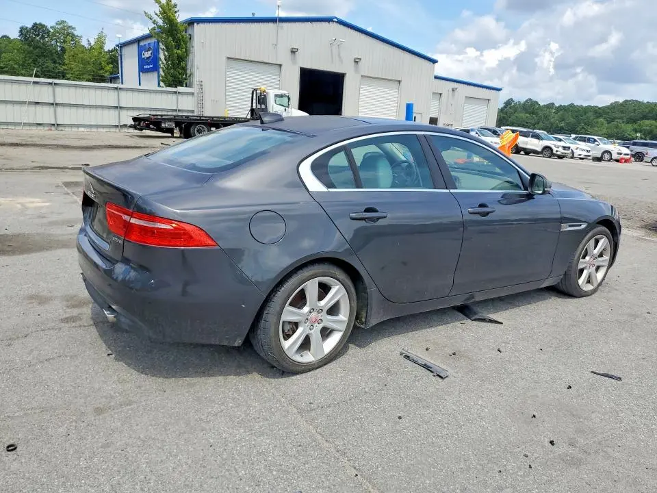 2017 JAGUAR XE PRESTIGE  