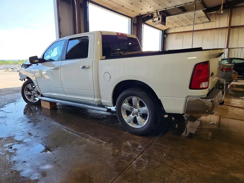 2017 RAM 1500 SLT  