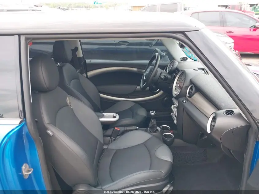 2010 MINI COOPER S  