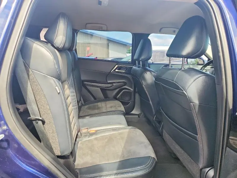 2023 MITSUBISHI OUTLANDER SE  