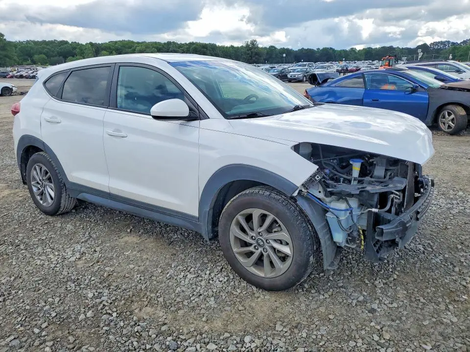 2016 HYUNDAI TUCSON SE  