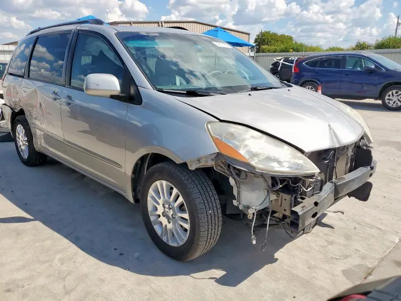 2010 TOYOTA SIENNA XLE  
