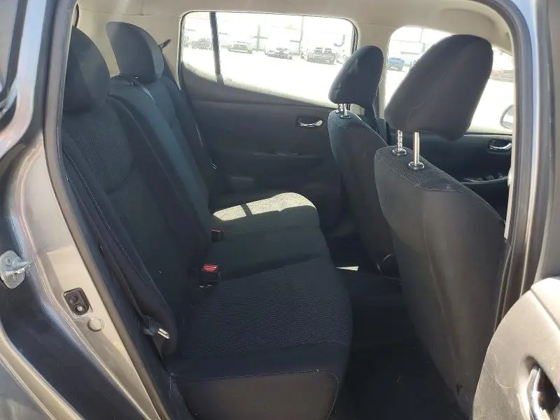 2015 NISSAN LEAF S  