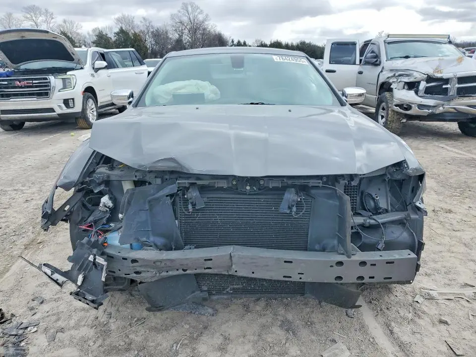 2019 CHRYSLER 300 LIMITED  