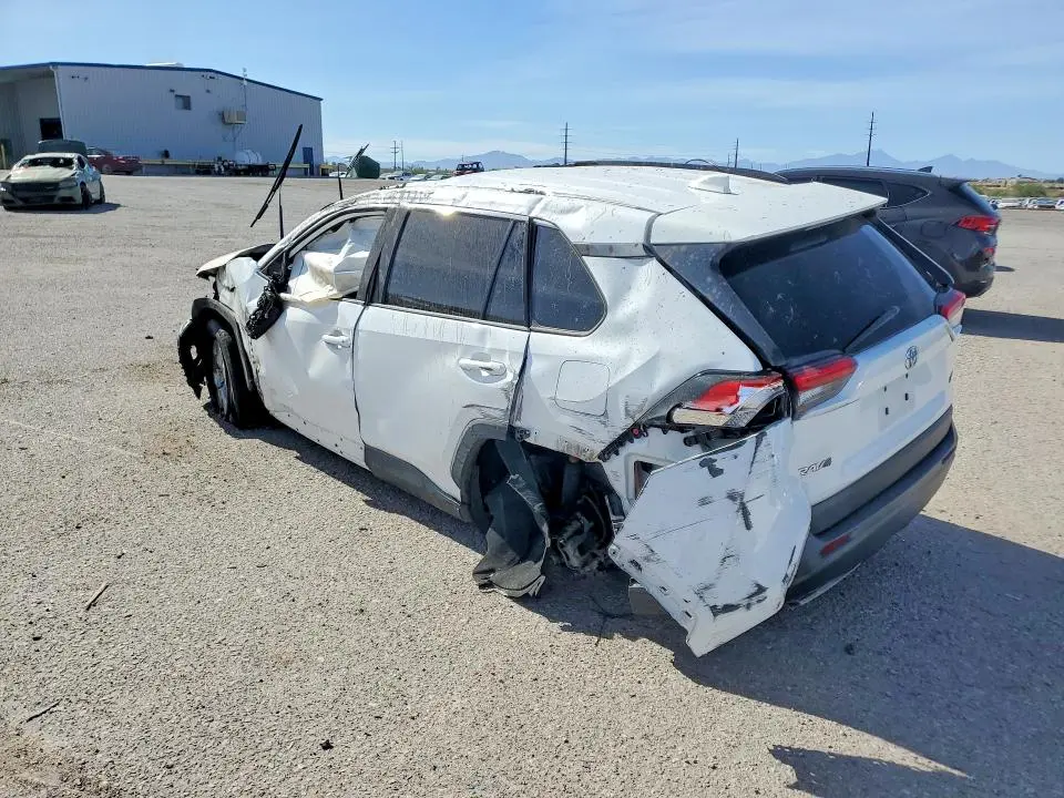 2019 TOYOTA RAV4 XLE  