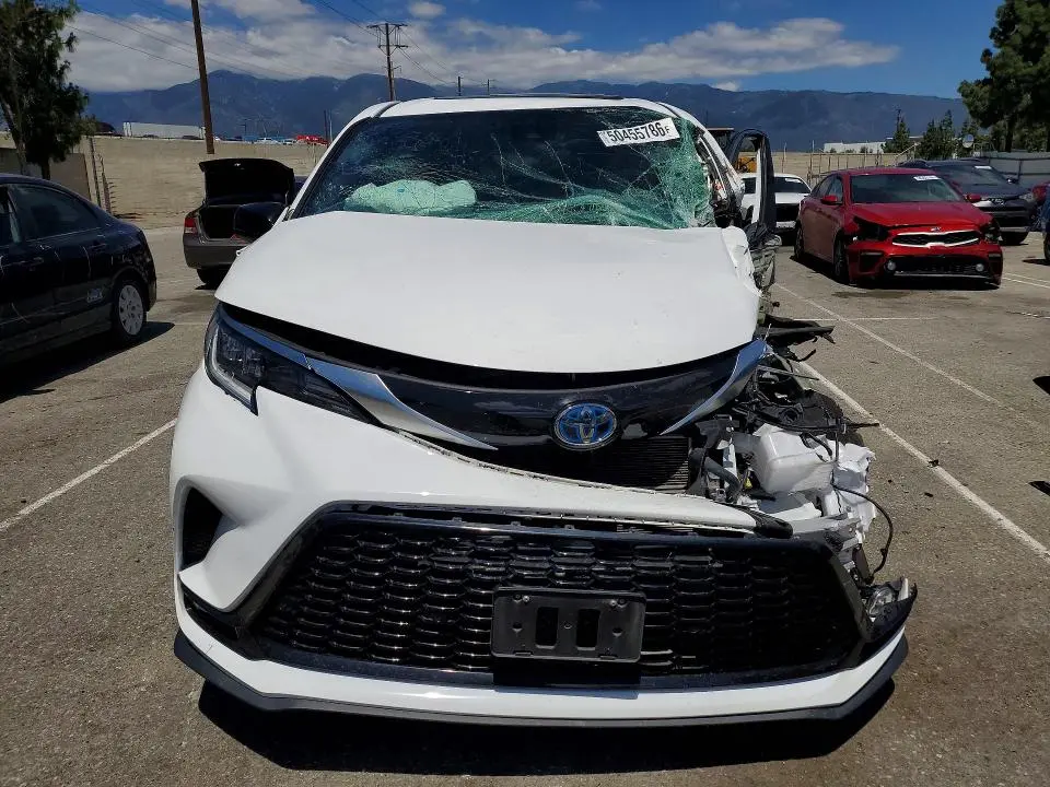 2023 TOYOTA SIENNA XSE 7-PASSENGER  