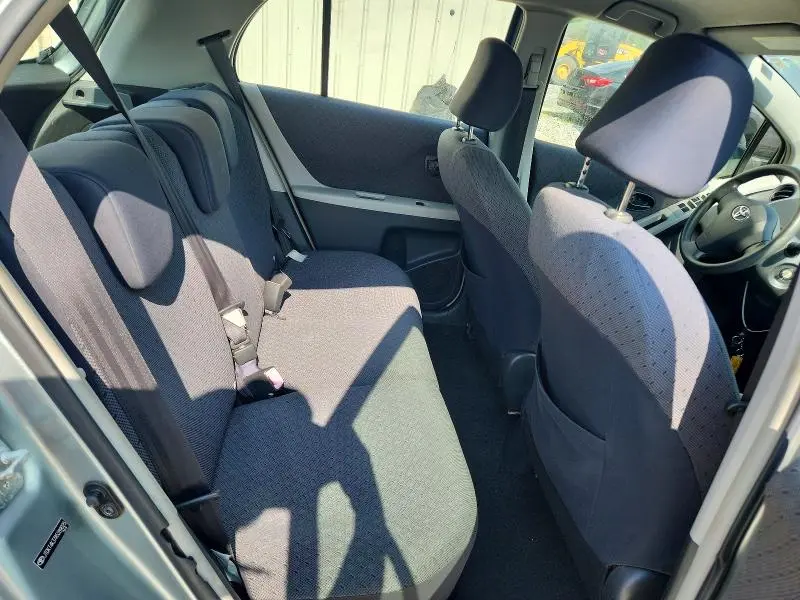 2010 TOYOTA YARIS BASE  