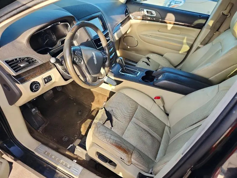 2013 LINCOLN MKT   