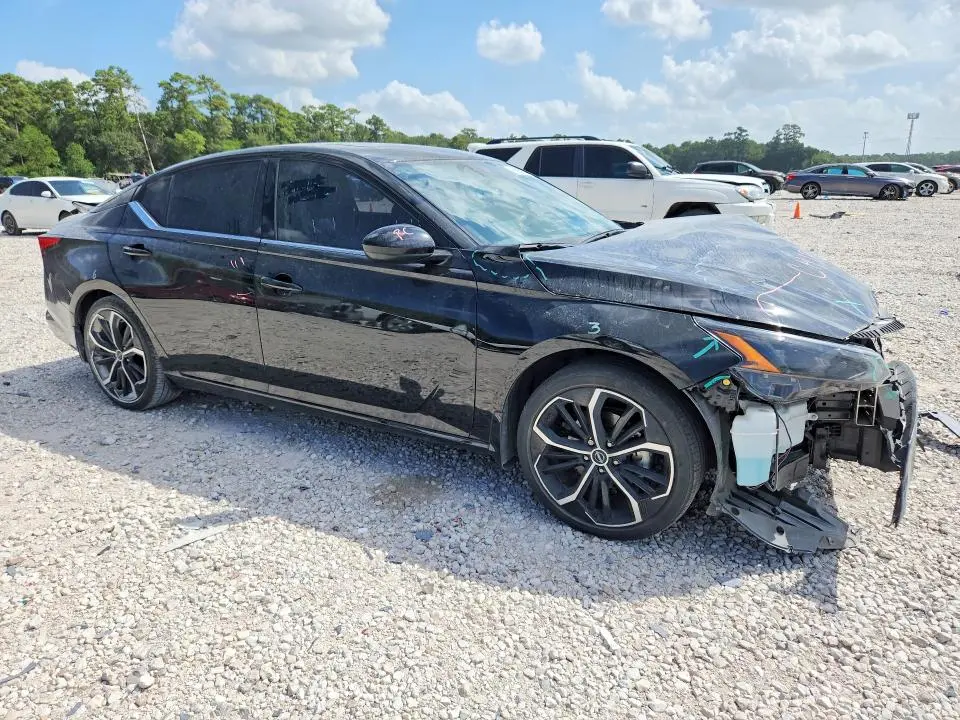 2024 NISSAN ALTIMA SR  