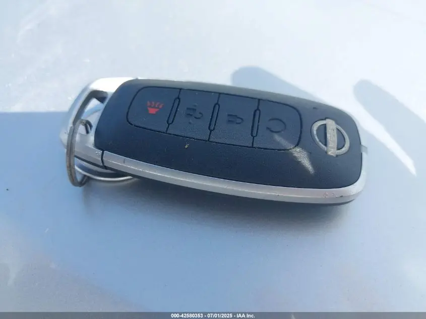 2023 NISSAN KICKS SR XTRONIC CVT