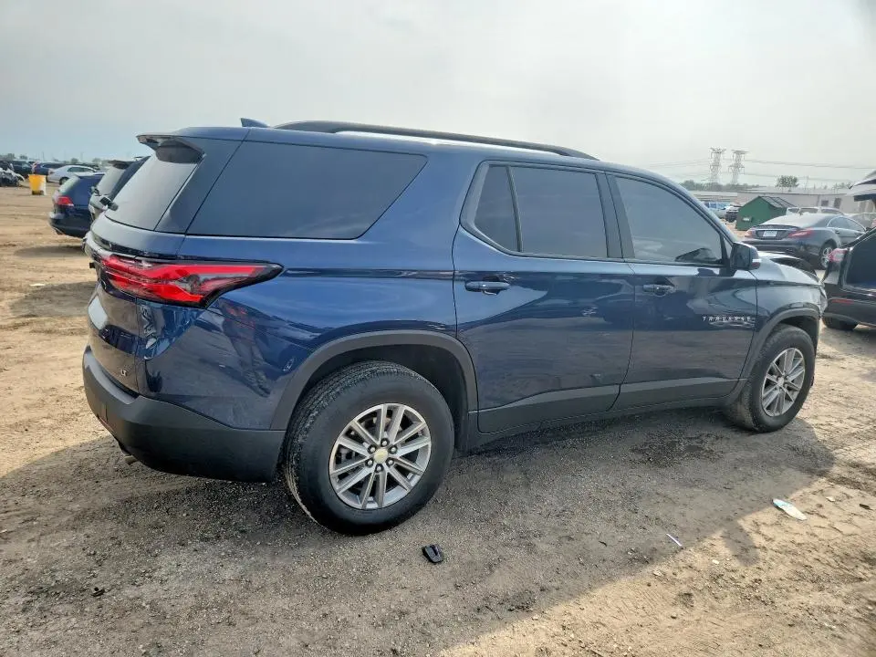 2023 CHEVROLET TRAVERSE LT  