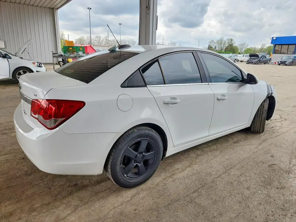 2015 CHEVROLET CRUZE LT  