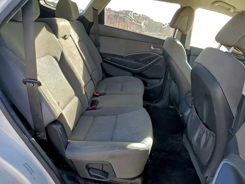 2017 HYUNDAI SANTA FE SE  