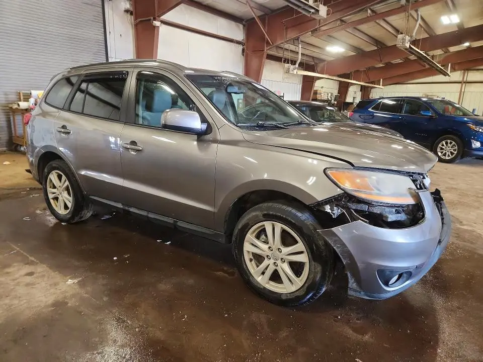 2011 HYUNDAI SANTA FE SE  