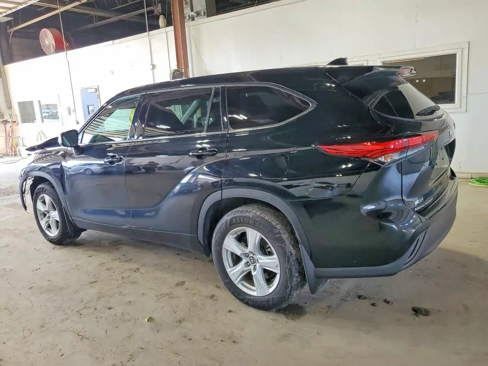 2020 TOYOTA HIGHLANDER LE  