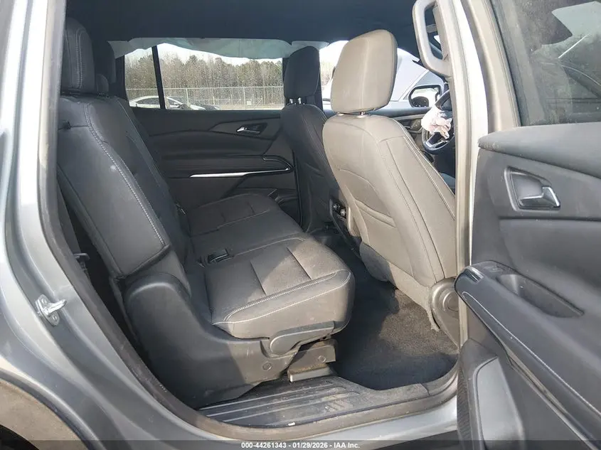 2024 CHEVROLET TRAVERSE FWD LS