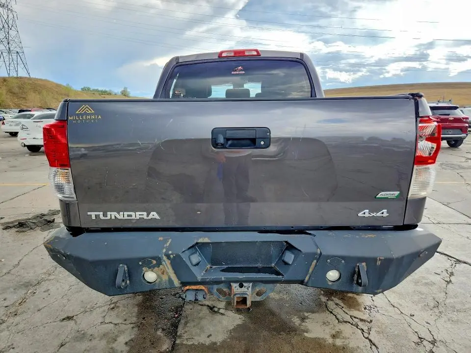 2013 TOYOTA TUNDRA CREWMAX SR5  