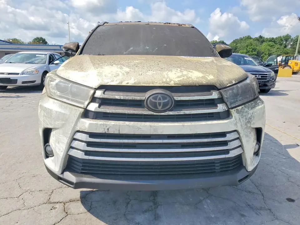 2017 TOYOTA HIGHLANDER XLE  