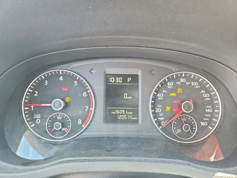 2015 VOLKSWAGEN PASSAT S  