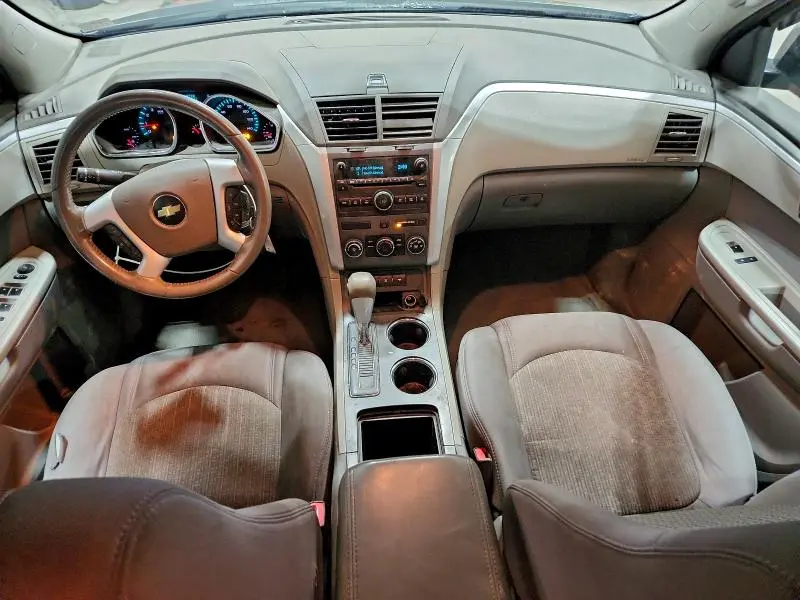 2010 CHEVROLET TRAVERSE LS  