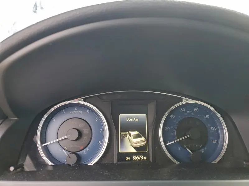 2016 TOYOTA CAMRY LE  