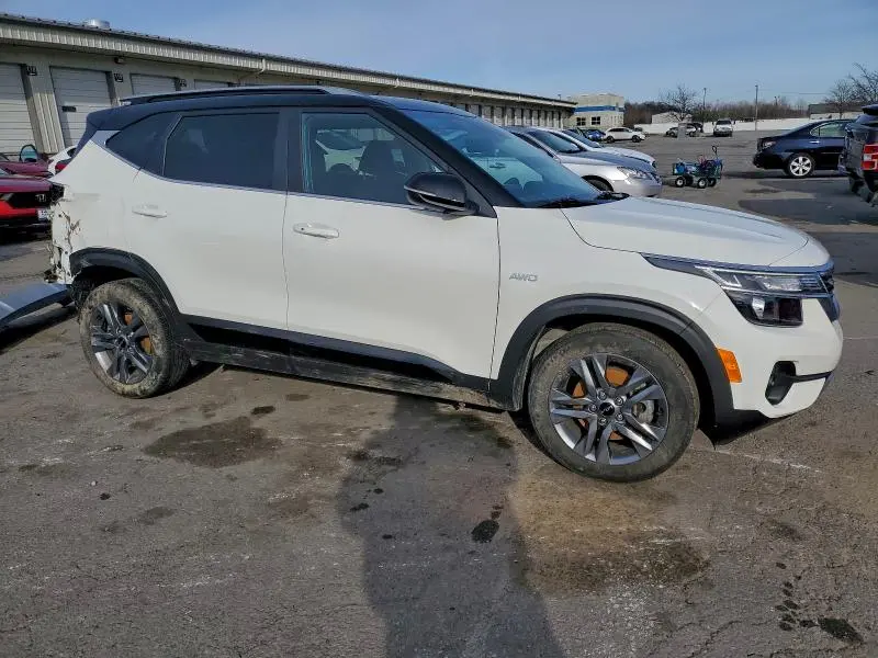 2023 KIA SELTOS S  