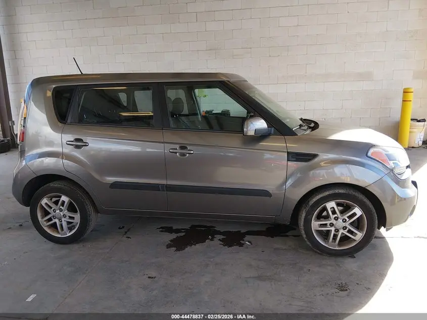 2011 KIA SOUL +