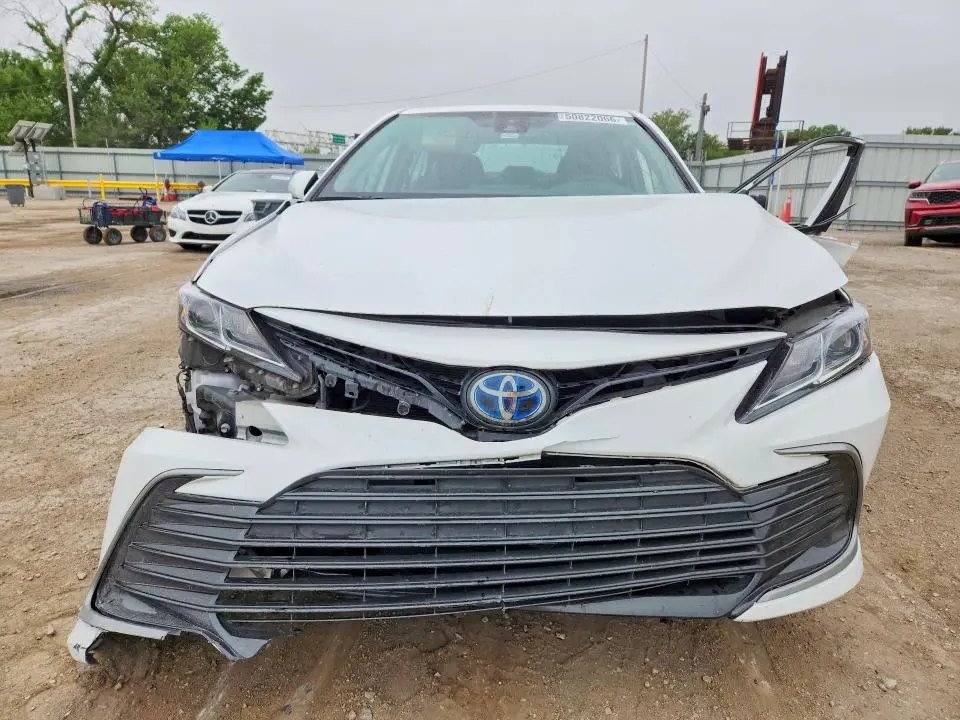 2021 TOYOTA CAMRY LE  