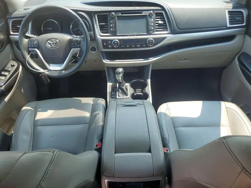 2016 TOYOTA HIGHLANDER XLE  