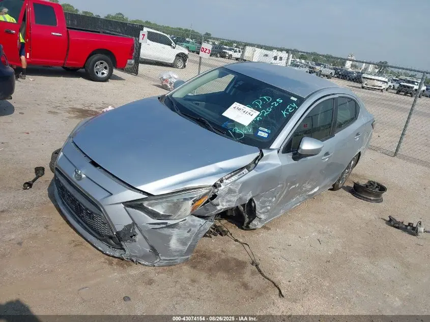 2019 TOYOTA YARIS LE