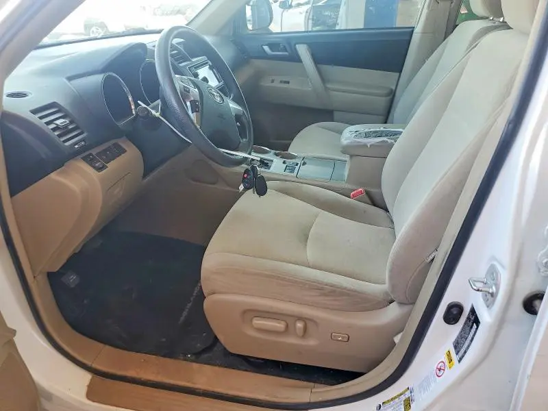 2013 TOYOTA HIGHLANDER PLUS  
