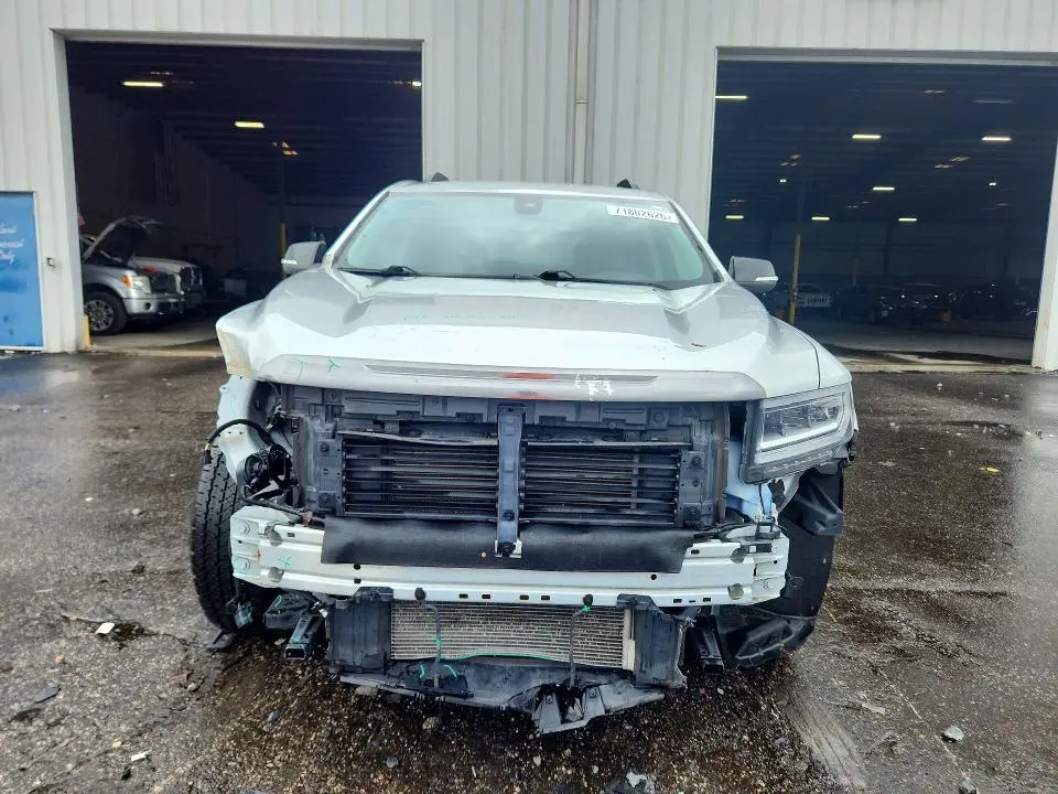 2020 GMC ACADIA AT4  