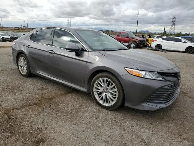 2020 TOYOTA CAMRY XLE  