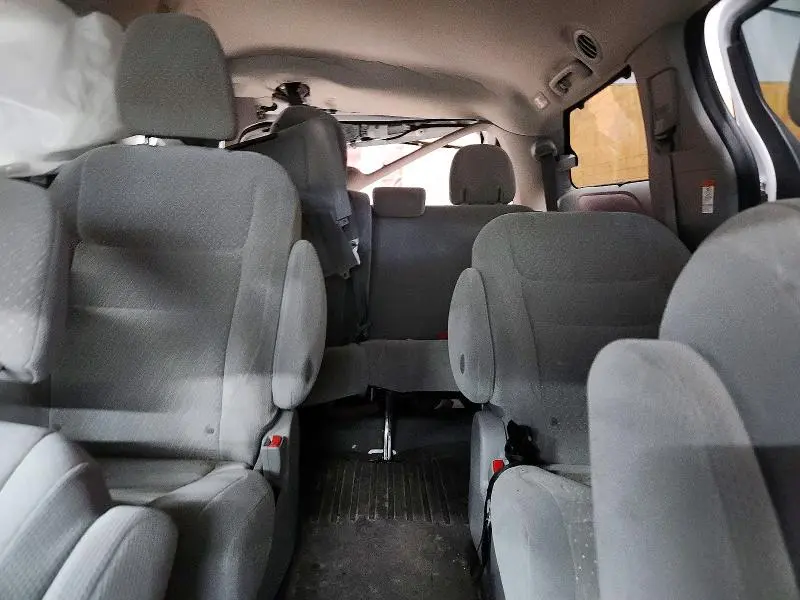 2020 TOYOTA SIENNA LE  