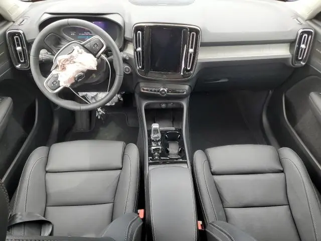 2024 VOLVO XC40 PLUS  