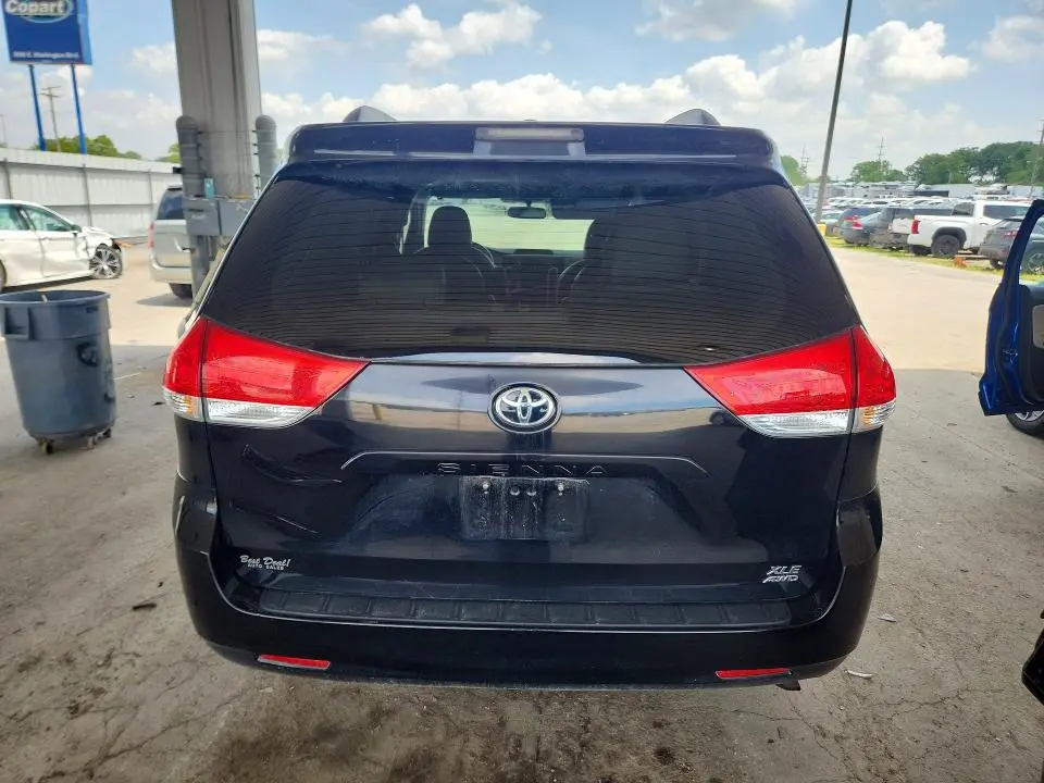 2011 TOYOTA SIENNA XLE 7-PASSENGER  
