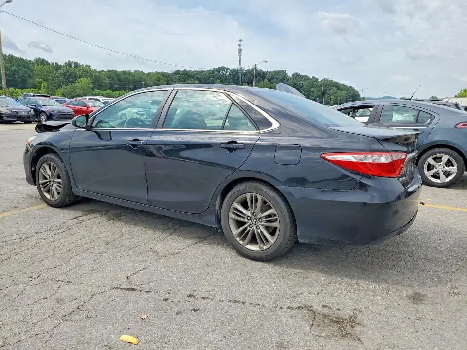 2017 TOYOTA CAMRY SE  