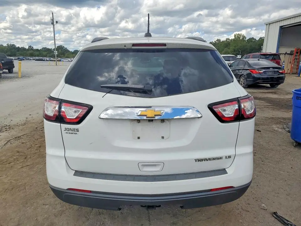 2016 CHEVROLET TRAVERSE LS  