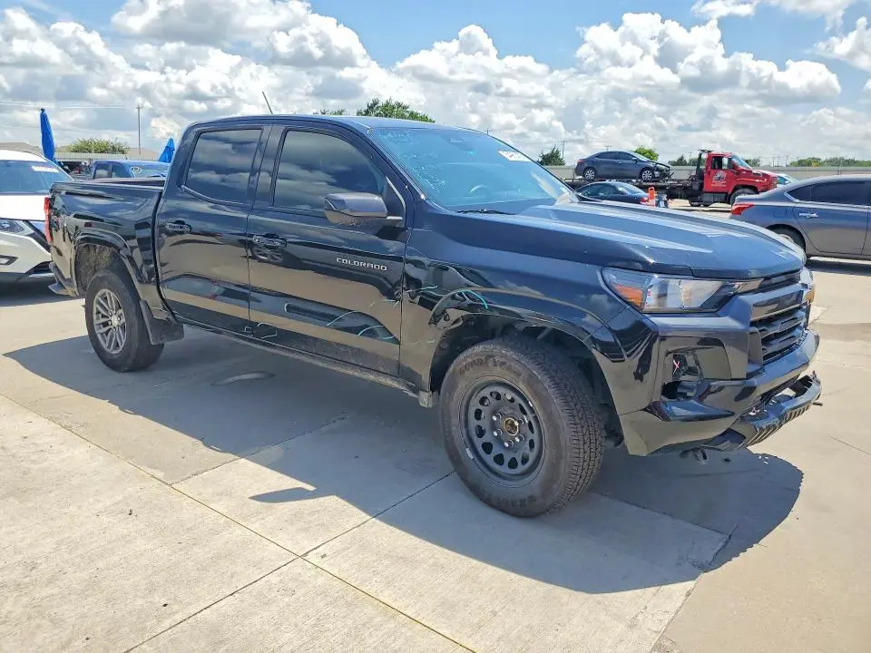 2025 CHEVROLET COLORADO LT  