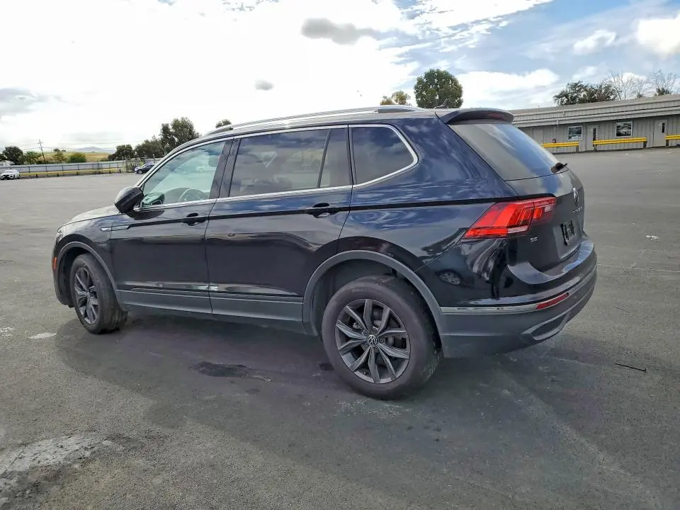 2022 VOLKSWAGEN TIGUAN SE  