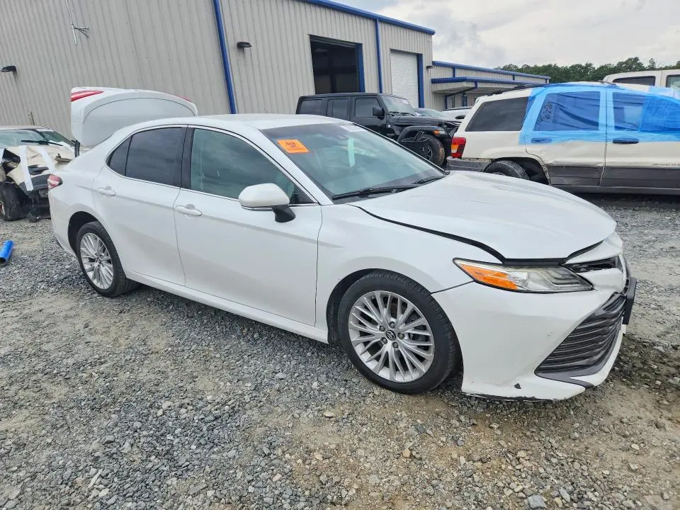 2018 TOYOTA CAMRY XLE  
