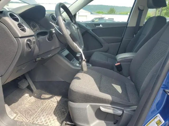 2010 VOLKSWAGEN TIGUAN SE  
