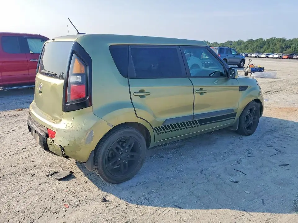 2011 KIA SOUL +  