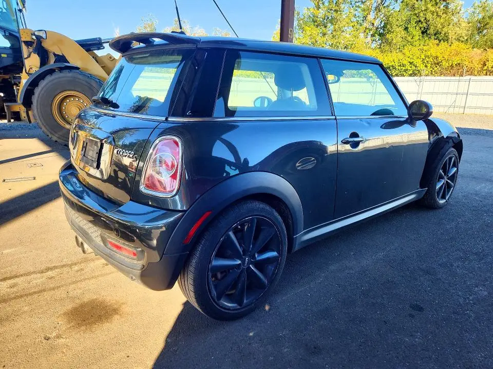 2013 MINI COOPER S  