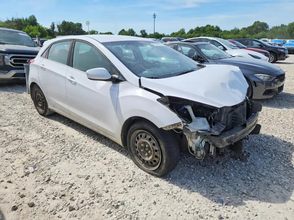 2017 HYUNDAI ELANTRA 4D   