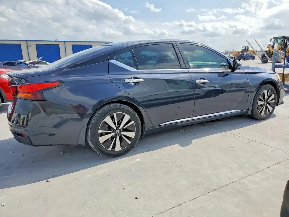 2019 NISSAN ALTIMA SV  